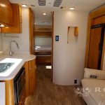 1052 WEB 05