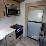21068B WEB 06