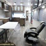 1206 WEB 014